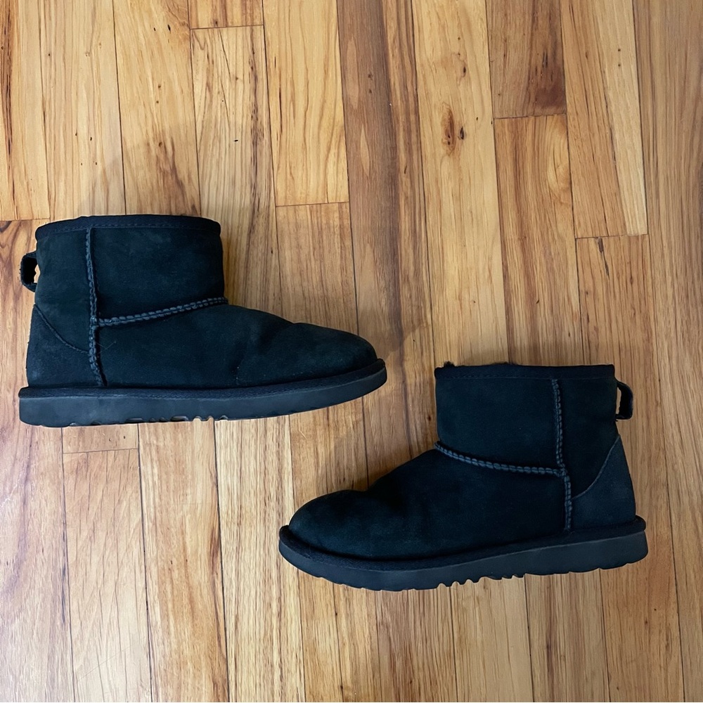 UGG Classic Mini Boot